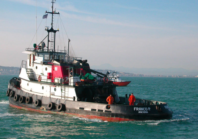 Rimorchiatore Italiano Affondato al largo di Bari